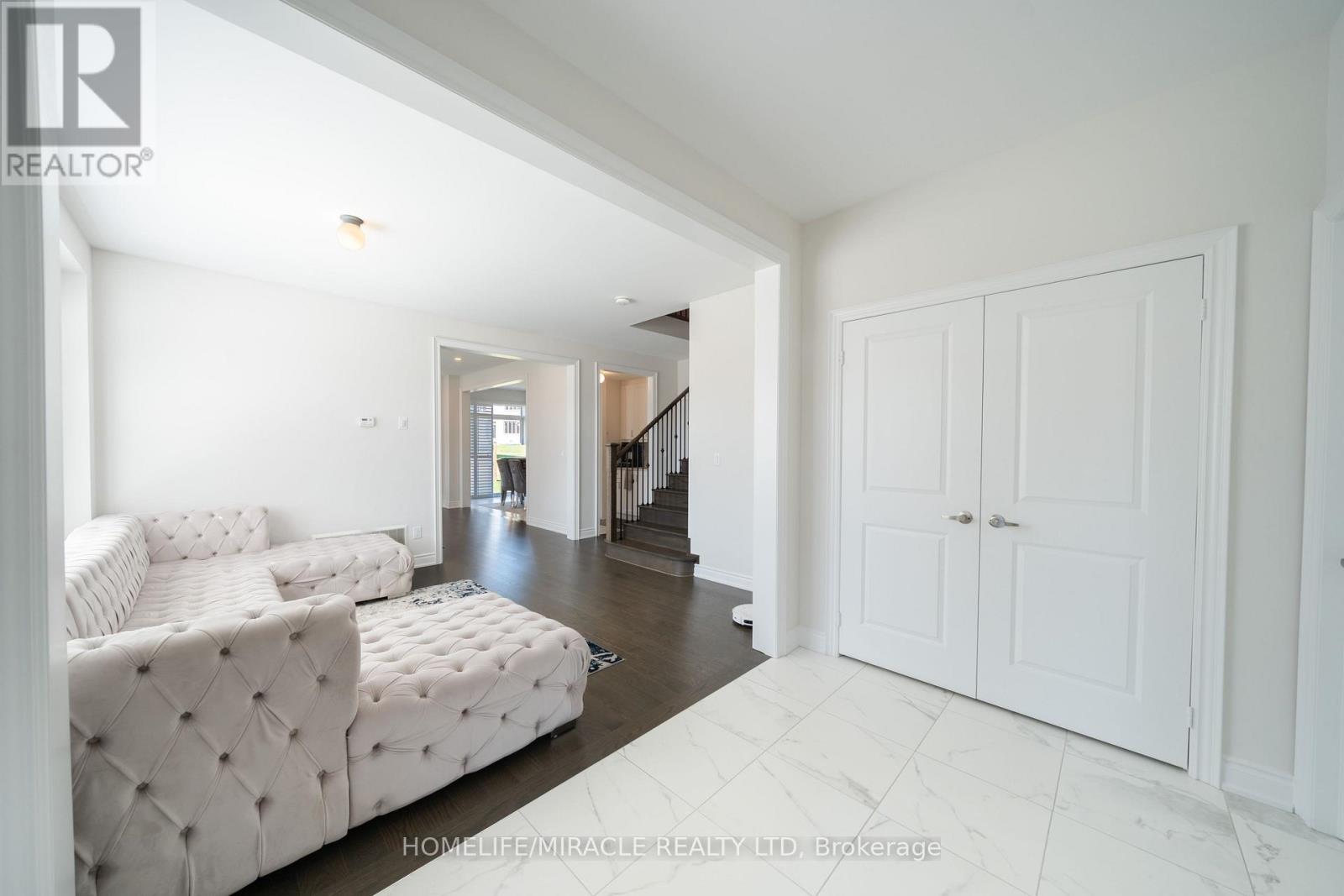 1 Ainslie Hill Crescent, Georgina, Ontario  L0E 1R0 - Photo 13 - N13040608