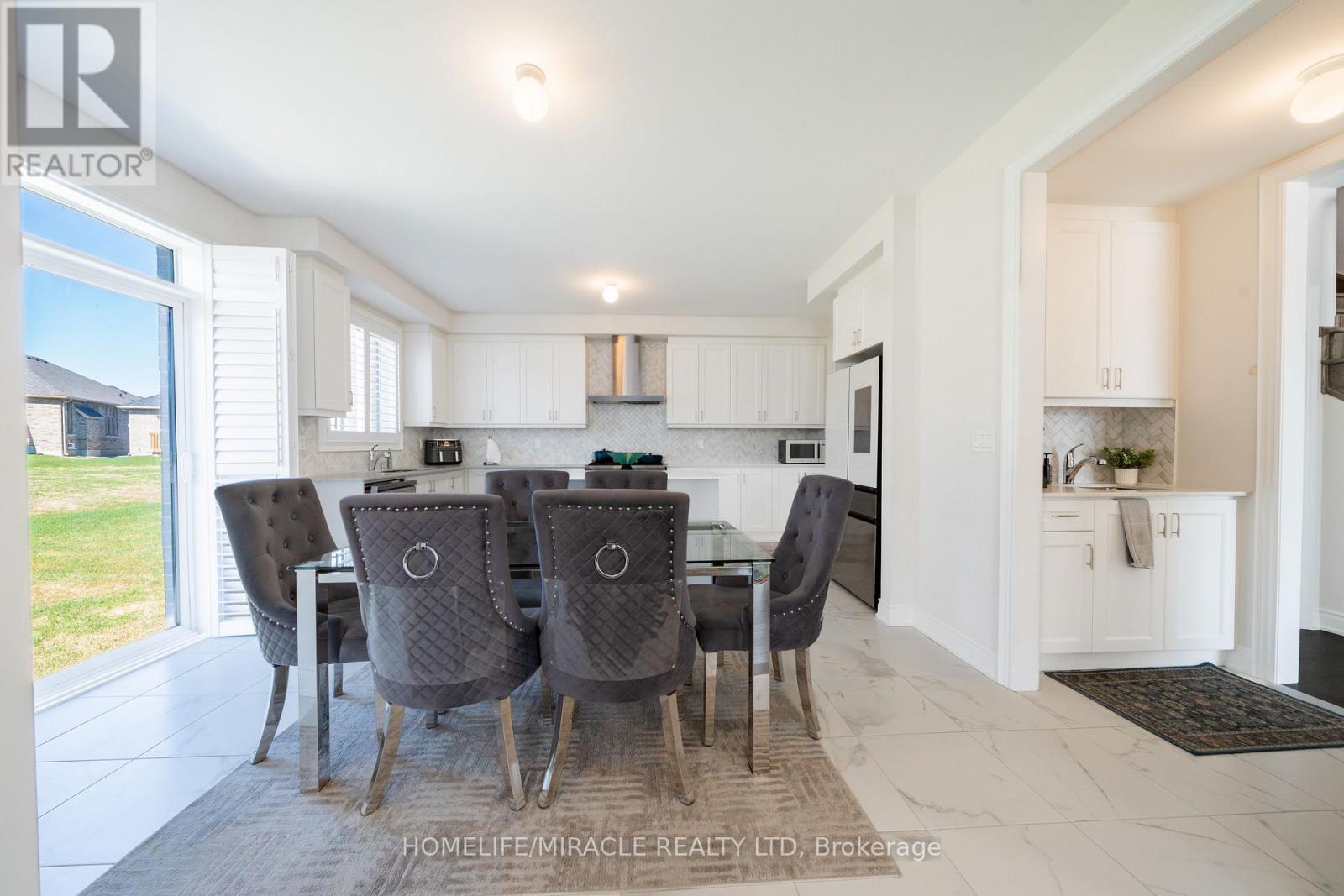 1 Ainslie Hill Crescent, Georgina, Ontario  L0E 1R0 - Photo 17 - N13040608