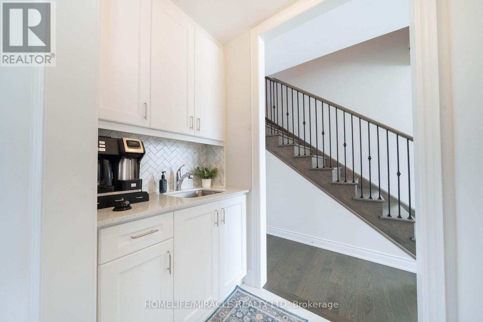 1 Ainslie Hill Crescent, Georgina, Ontario  L0E 1R0 - Photo 18 - N13040608