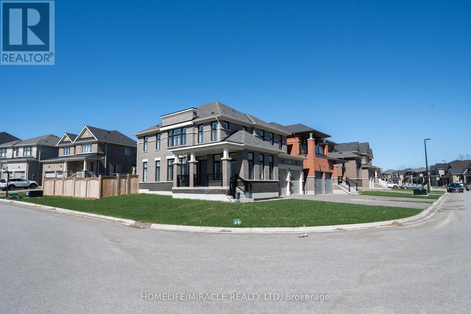 1 Ainslie Hill Crescent, Georgina, Ontario  L0E 1R0 - Photo 2 - N13040608