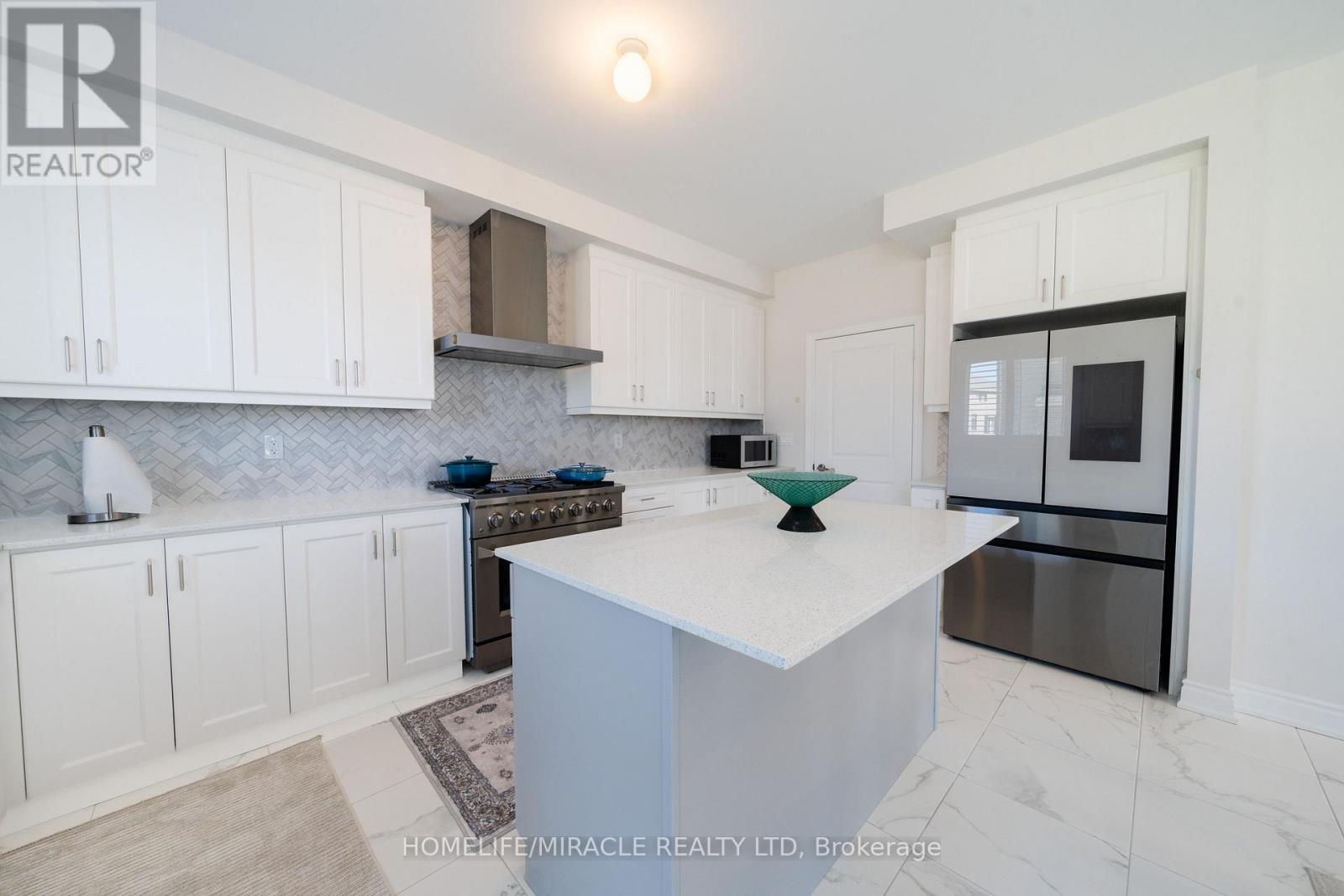 1 Ainslie Hill Crescent, Georgina, Ontario  L0E 1R0 - Photo 21 - N13040608