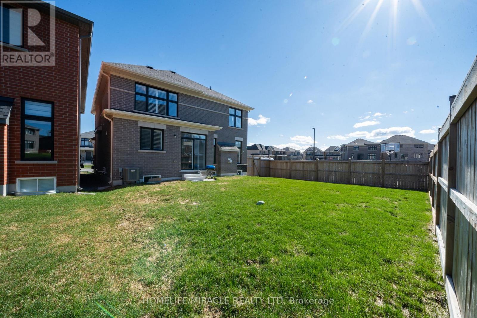 1 Ainslie Hill Crescent, Georgina, Ontario  L0E 1R0 - Photo 4 - N13040608