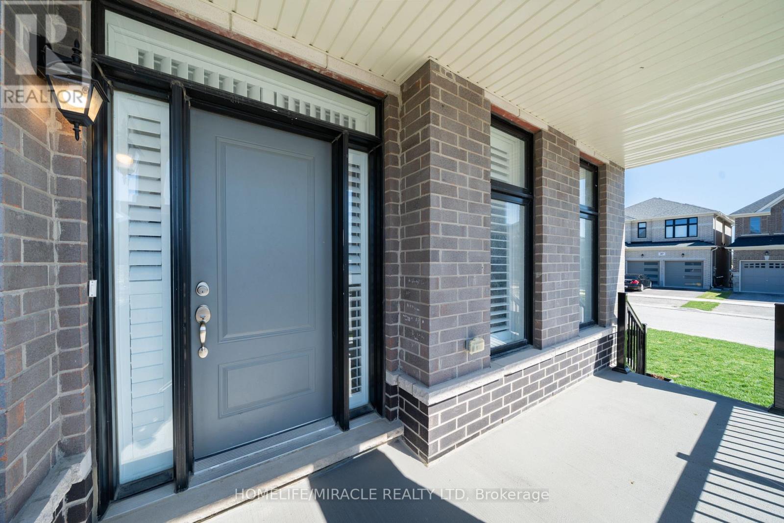 1 Ainslie Hill Crescent, Georgina, Ontario  L0E 1R0 - Photo 8 - N13040608