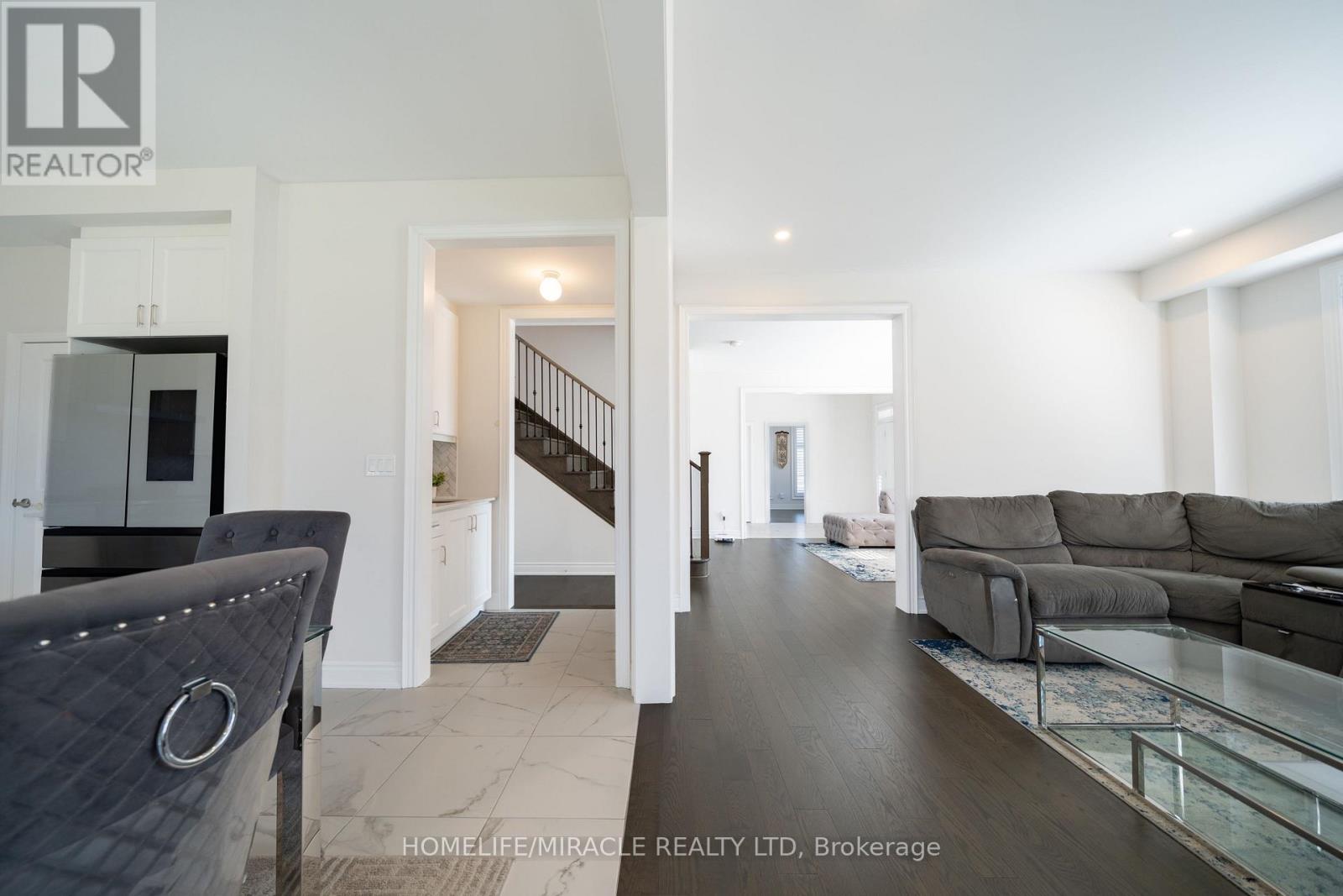 1 Ainslie Hill Crescent, Georgina, Ontario  L0E 1R0 - Photo 9 - N13040608