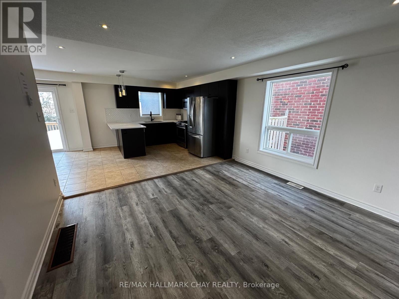 77 White Crescent, Barrie, Ontario  L4N 5Z9 - Photo 5 - S13040548