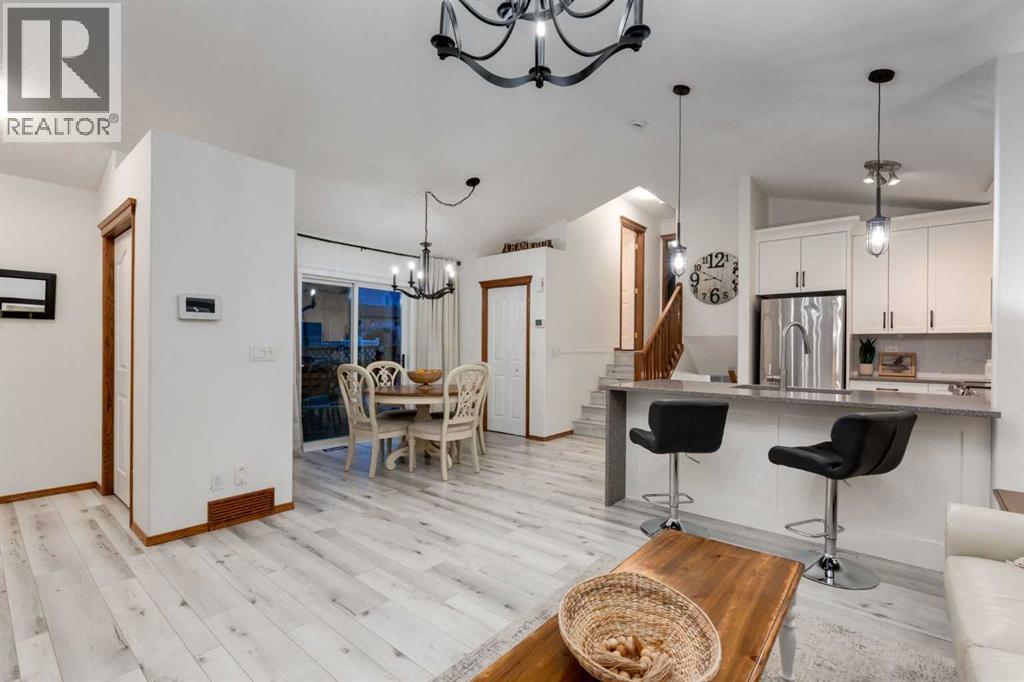 117 Cramond Crescent Se, Calgary, Alberta  T3M 1B8 - Photo 5 - A2287394