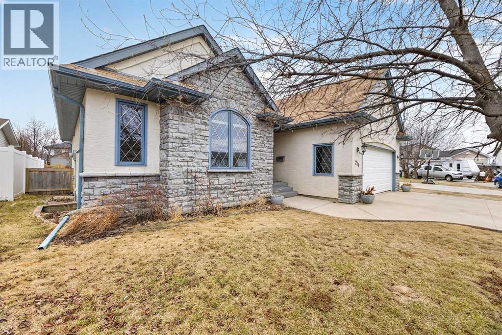 211 200 Carriage Lane Place, Carstairs, Alberta  T0M 0N0 - Photo 2 - A2303309