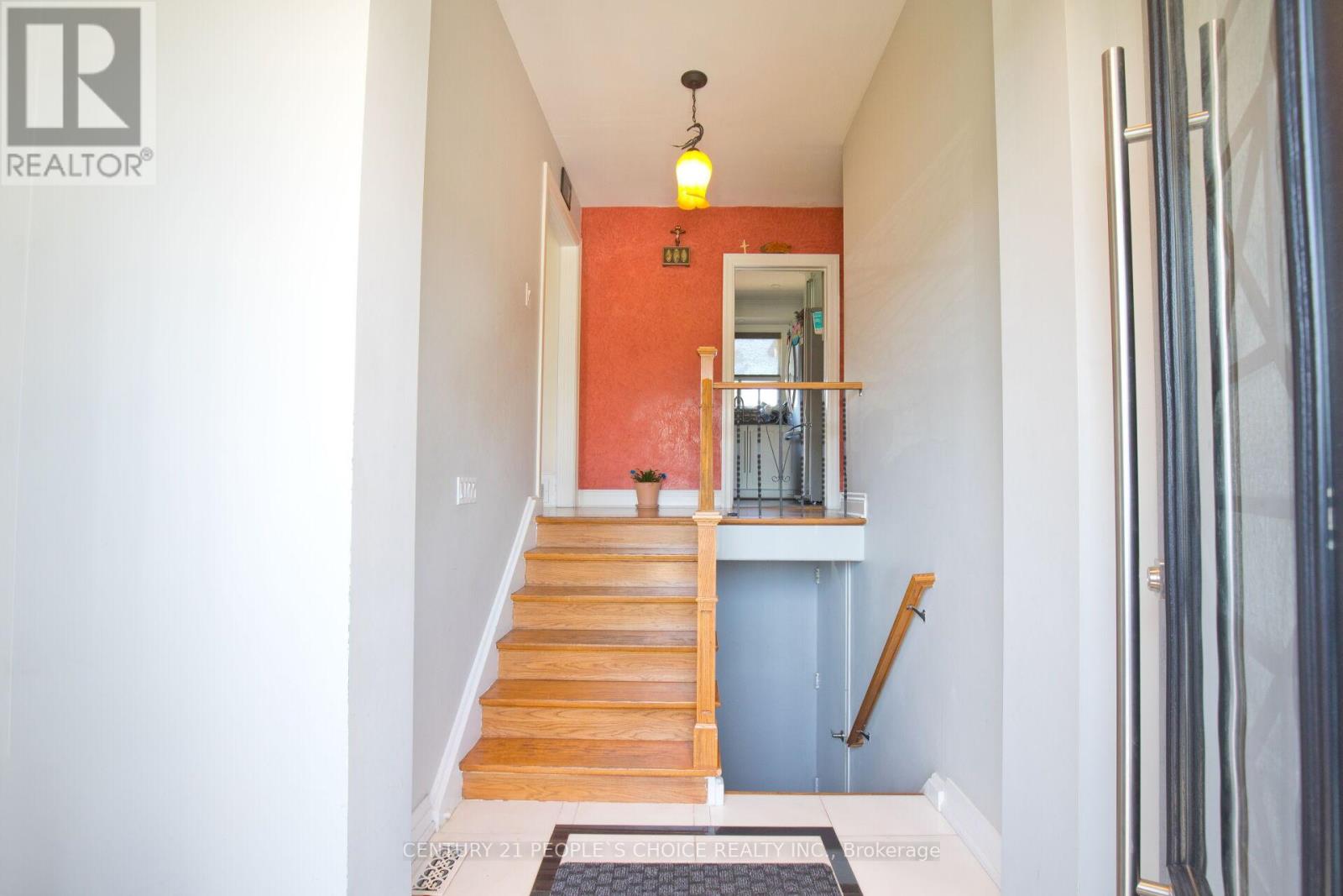 50 Jeffcoat Drive, Toronto (West Humber-Clairville), Ontario  M9W 3B7 - Photo 5 - W13040506