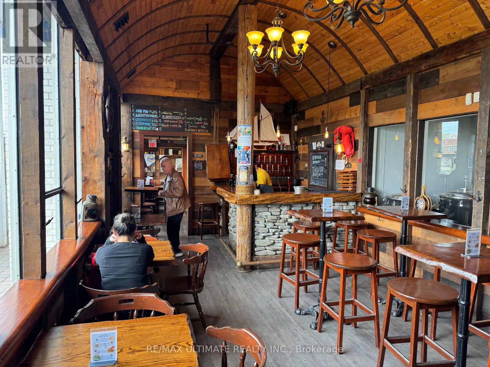 866 Lakeshore Road E, Mississauga, Ontario  L5E 1E1 - Photo 3 - W13040524