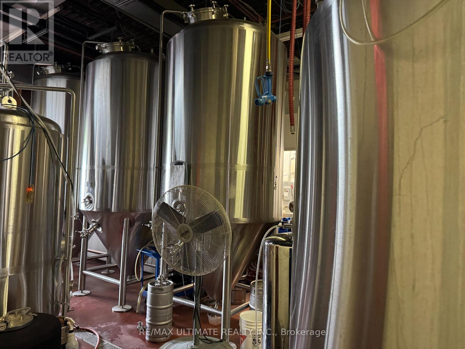 866 Lakeshore Road E, Mississauga, Ontario  L5E 1E1 - Photo 5 - W13040524