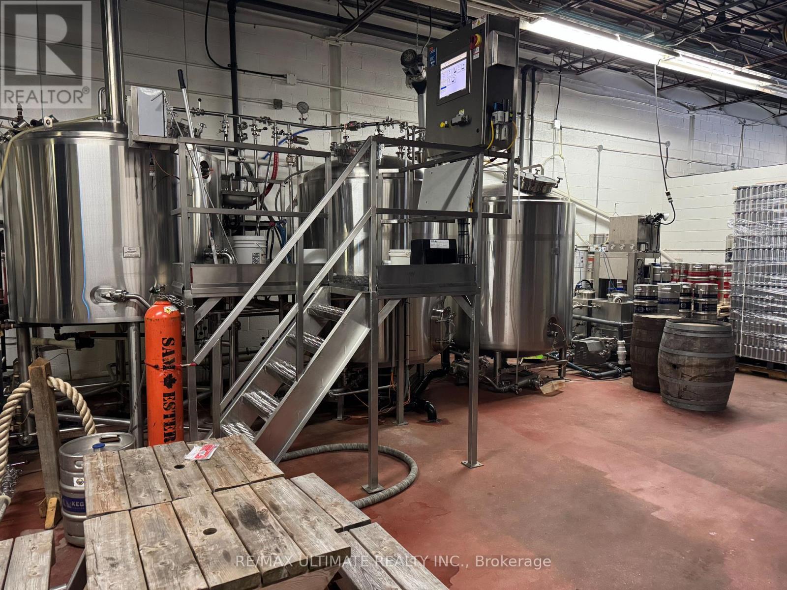 866 Lakeshore Road E, Mississauga, Ontario  L5E 1E1 - Photo 9 - W13040524