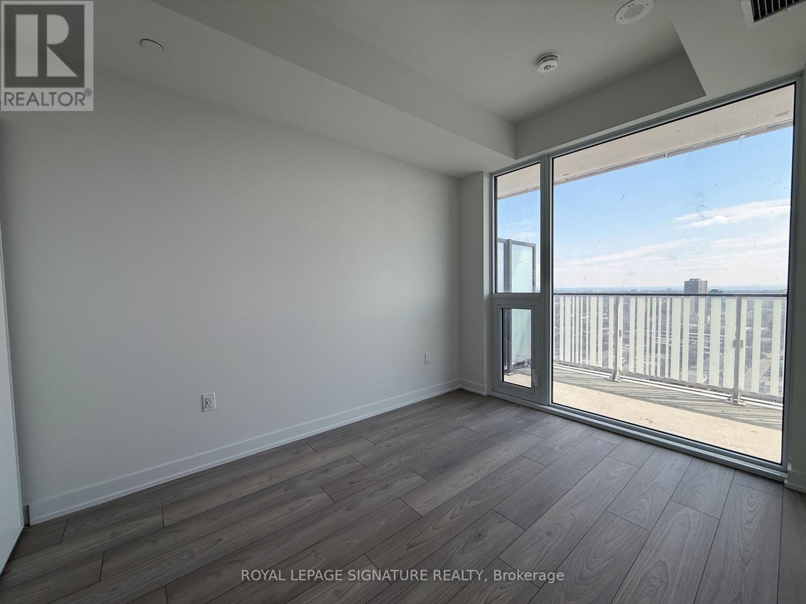 1713 - 1 Fairview Road E, Mississauga, Ontario  L5A 4C6 - Photo 8 - W13040554