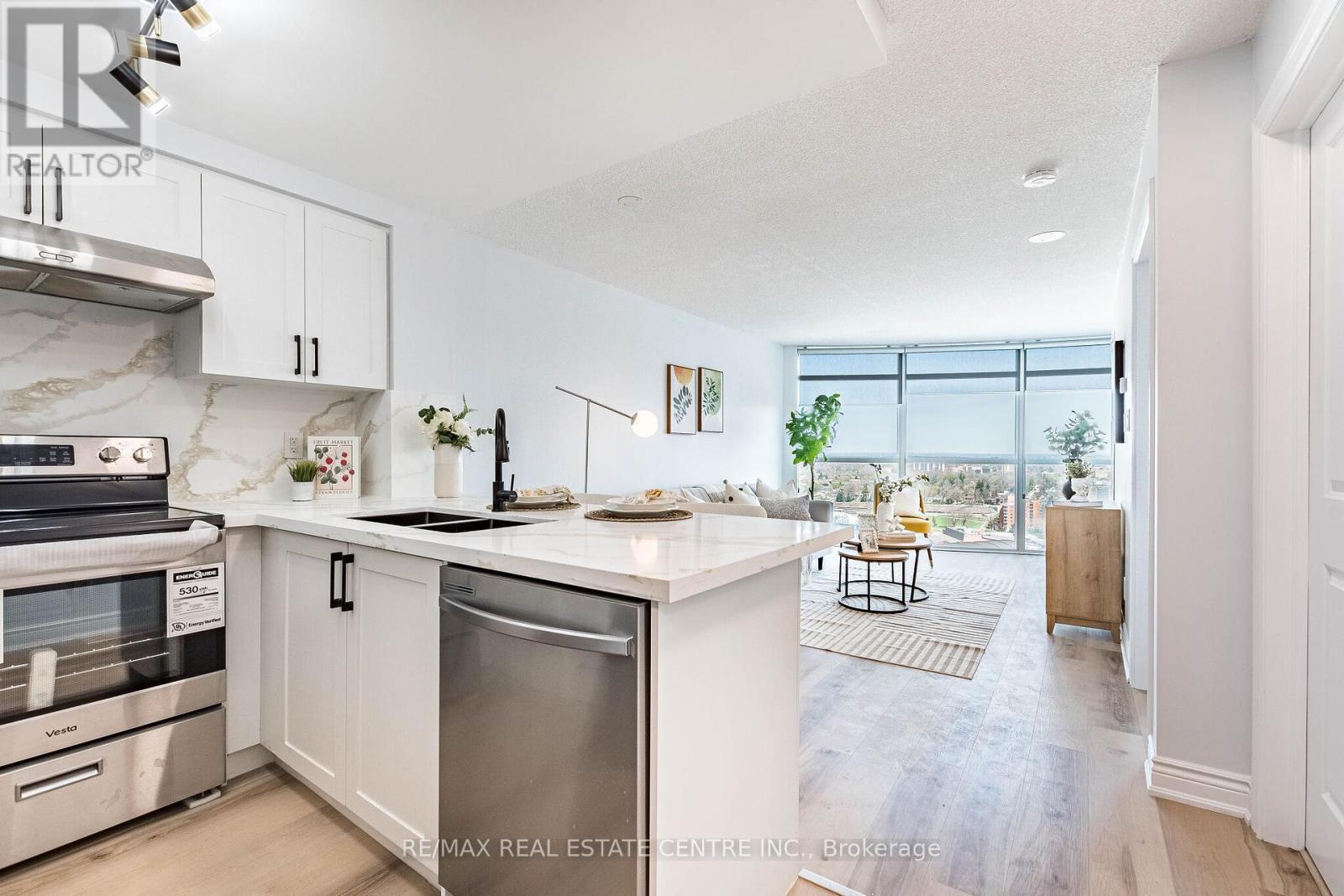 2203 - 9 George Street, Brampton, Ontario  L6X 0T6 - Photo 10 - W13040592