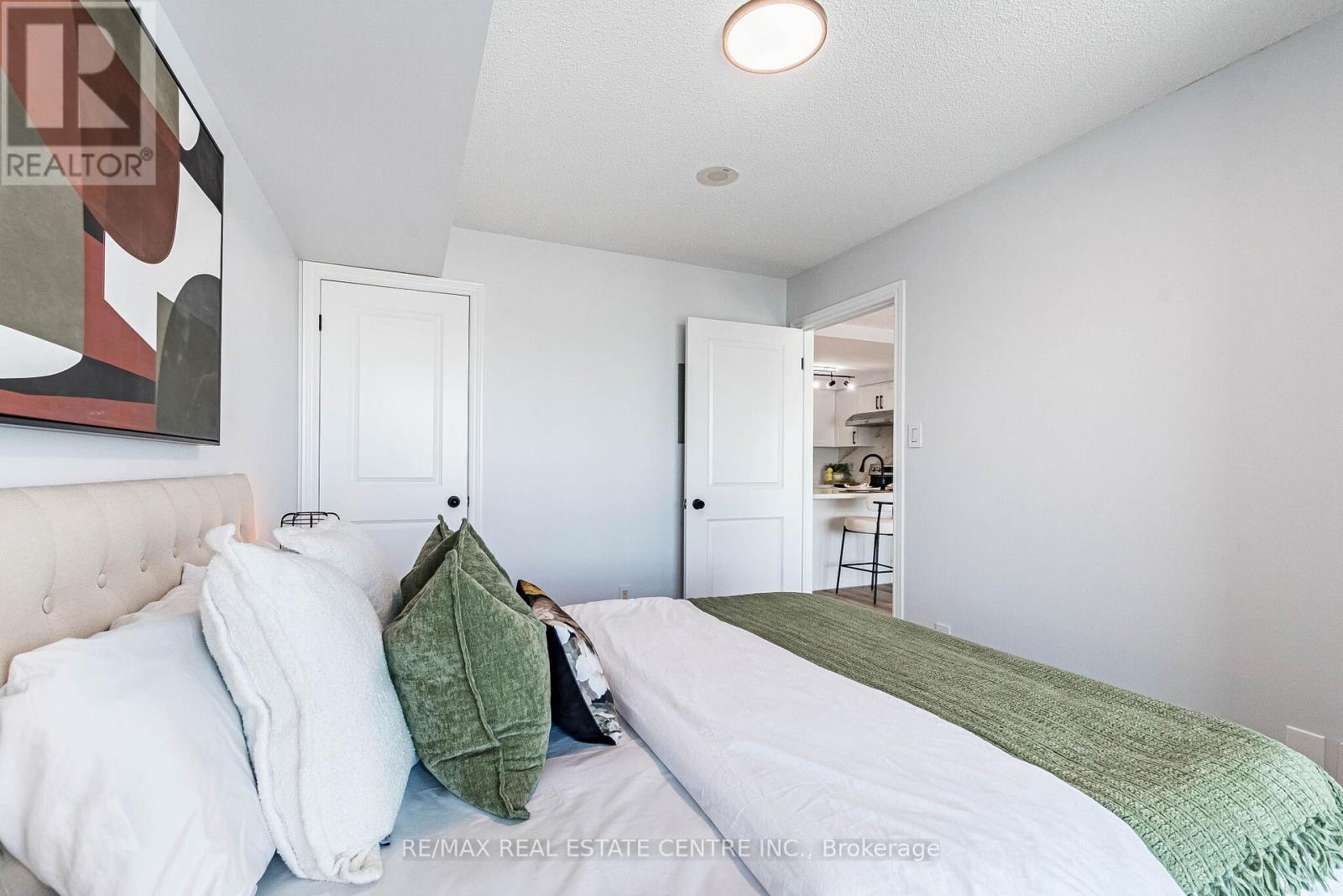 2203 - 9 George Street, Brampton, Ontario  L6X 0T6 - Photo 25 - W13040592