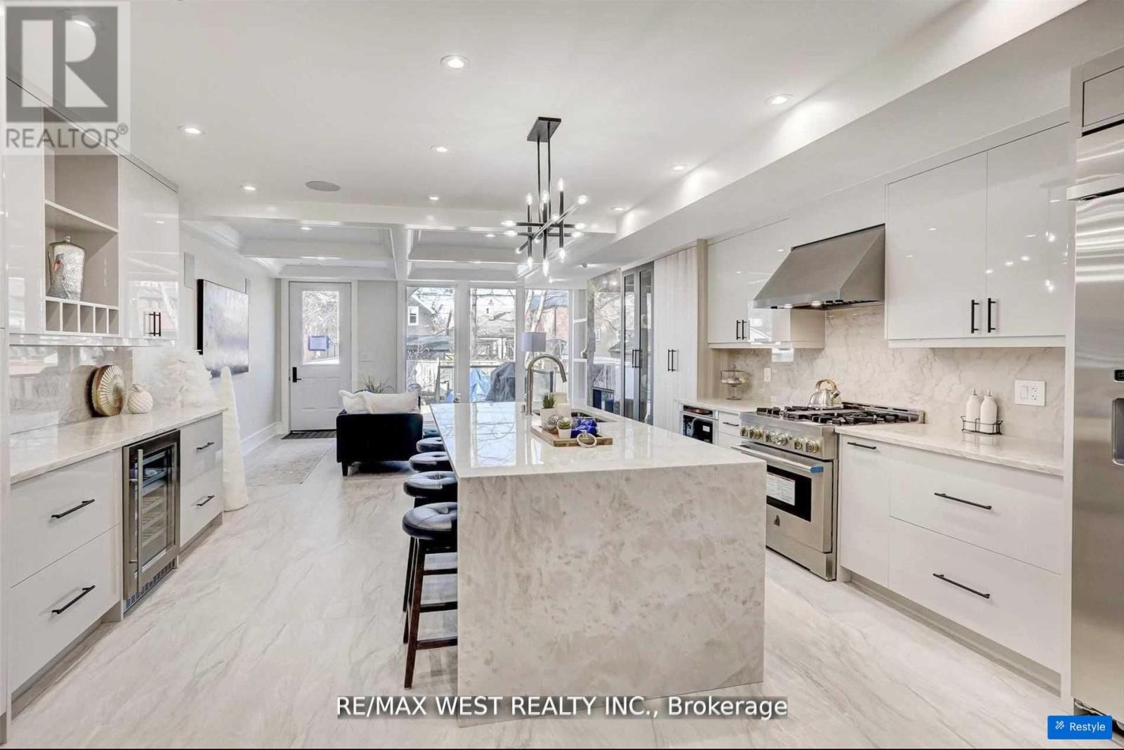 94 Lake Crescent, Toronto, Ontario  M8V 1W1 - Photo 5 - W13040616