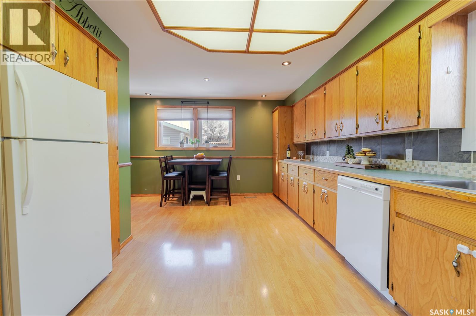 1117 Iroquois Street W, Moose Jaw, Saskatchewan  S6H 5C1 - Photo 14 - SK033859