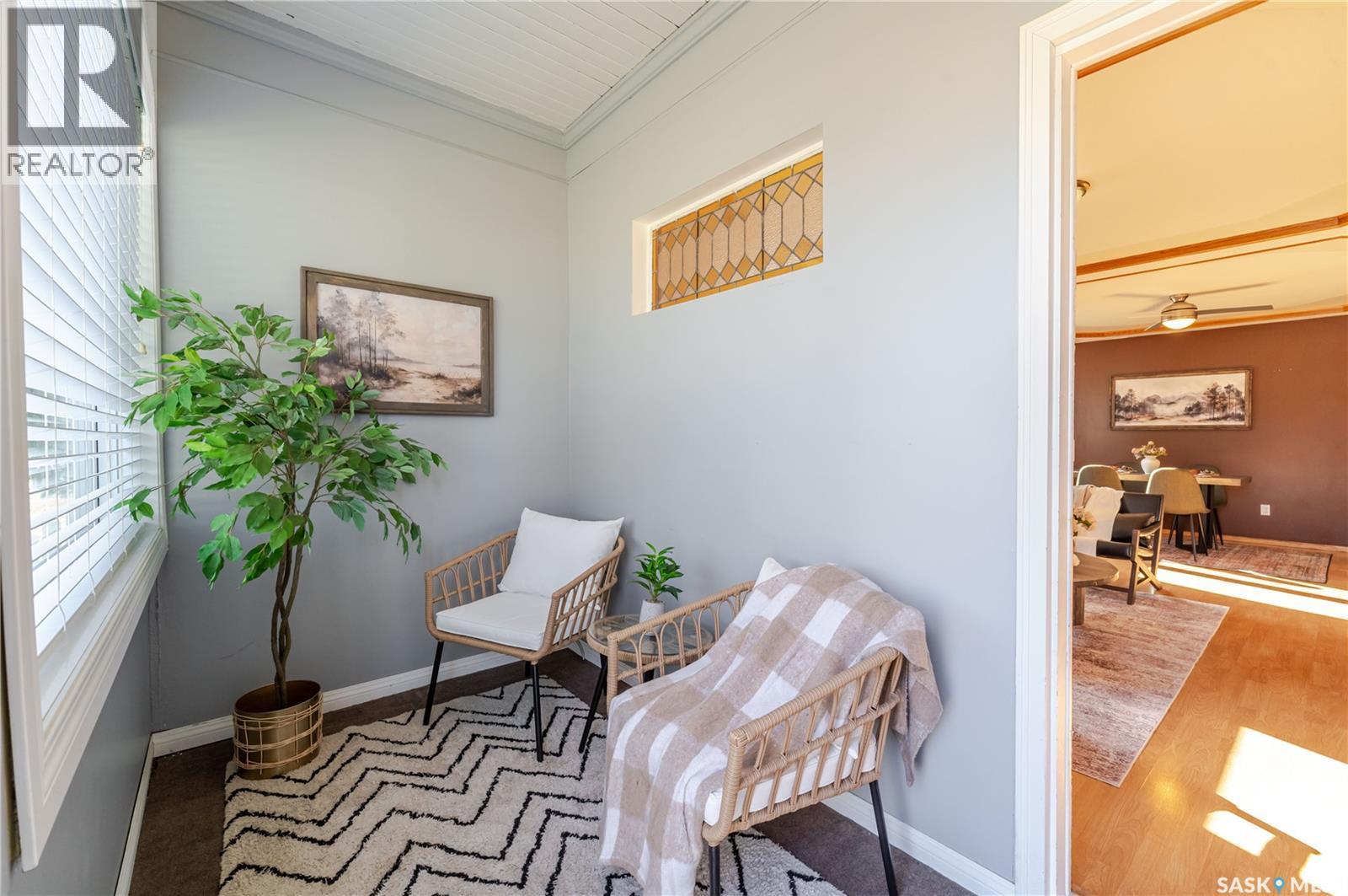 1117 Iroquois Street W, Moose Jaw, Saskatchewan  S6H 5C1 - Photo 3 - SK033859