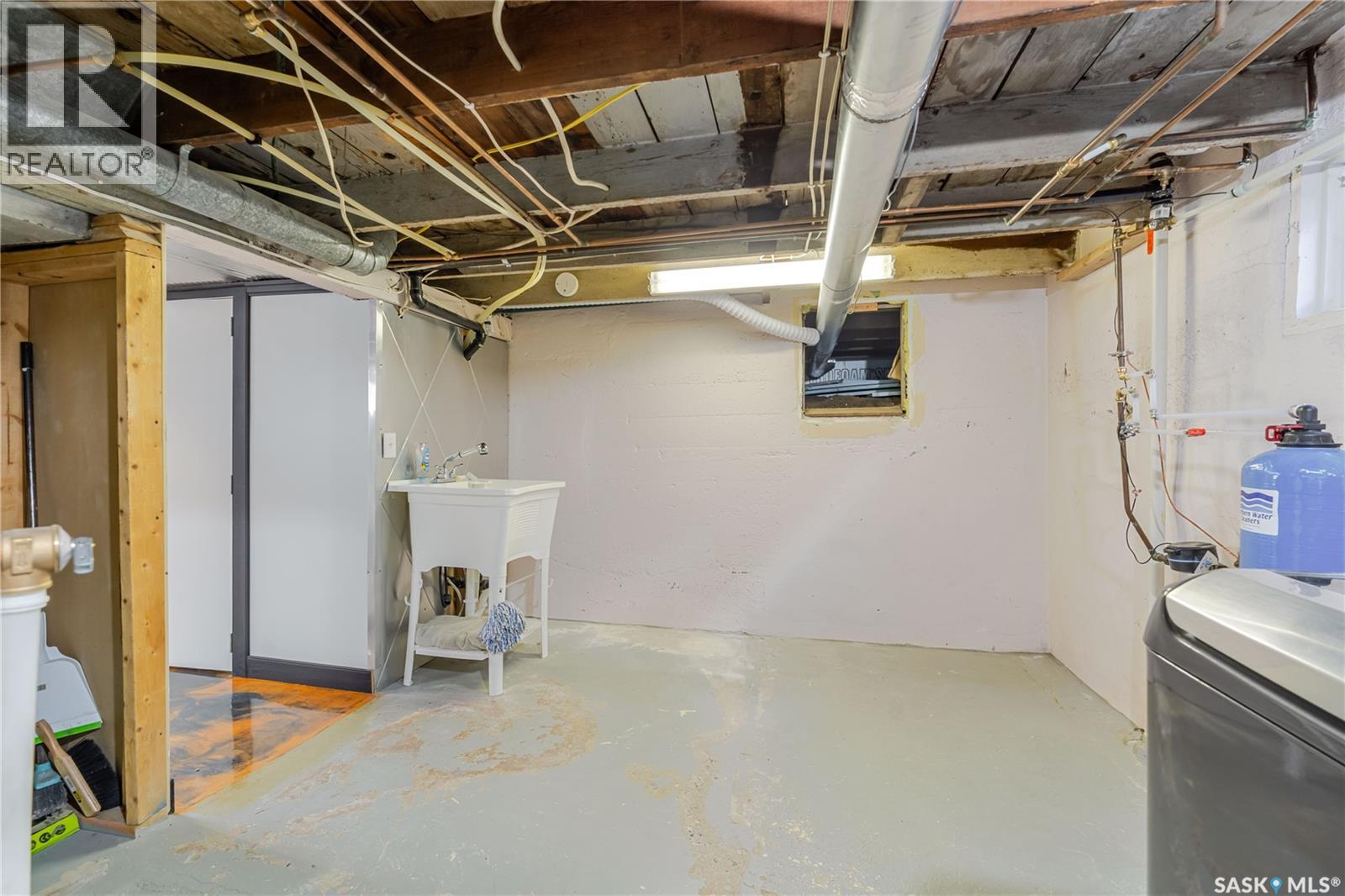 1117 Iroquois Street W, Moose Jaw, Saskatchewan  S6H 5C1 - Photo 34 - SK033859