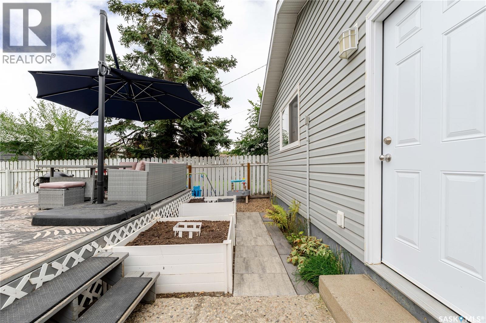 1117 Iroquois Street W, Moose Jaw, Saskatchewan  S6H 5C1 - Photo 40 - SK033859