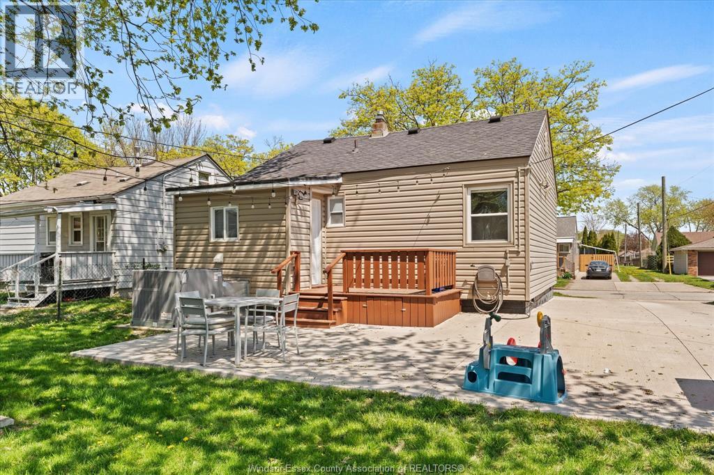 2383 Elsmere, Windsor, Ontario  N8W 2C9 - Photo 29 - 26009132