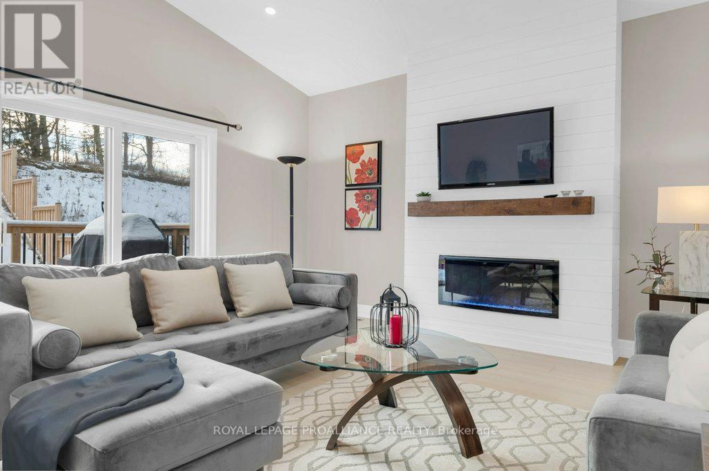 53 Meagan Lane, Quinte West, Ontario  K0K 2C0 - Photo 12 - X12862768