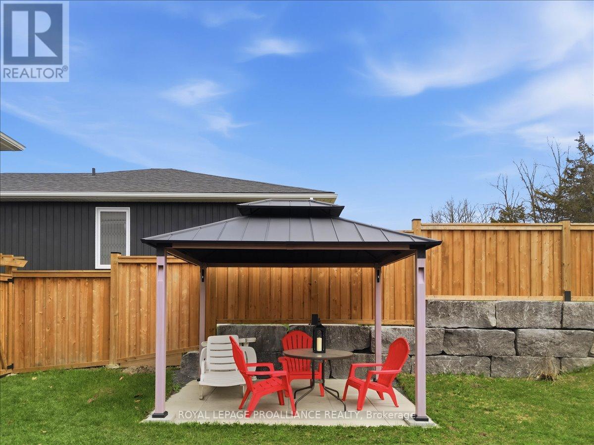 53 Meagan Lane, Quinte West, Ontario  K0K 2C0 - Photo 31 - X12862768