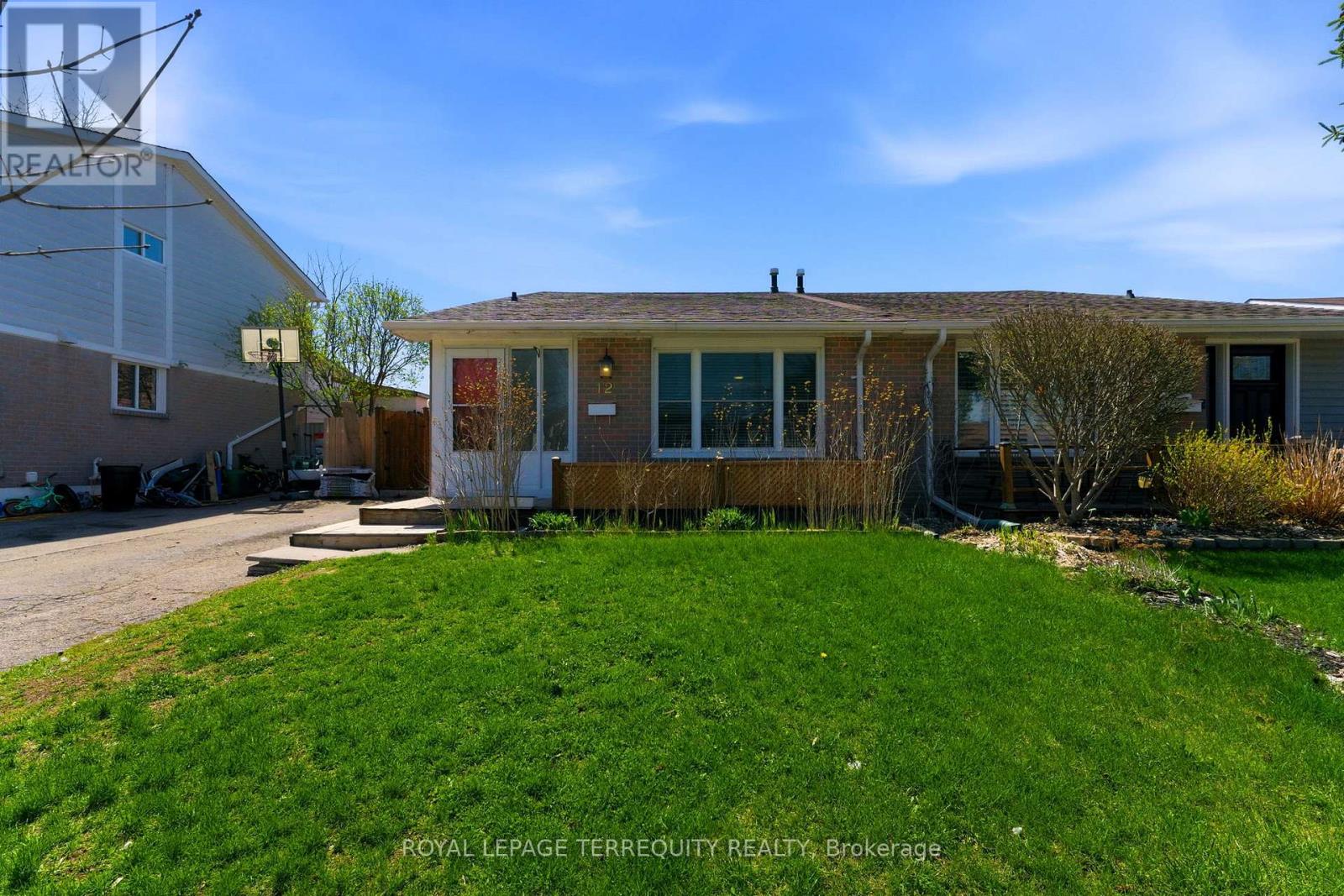 12 Roman Crescent, Brantford, Ontario  N3V 1A3 - Photo 2 - X13040480