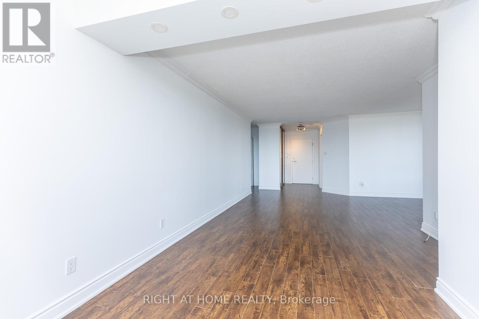 1001 - 120 Promenade Circle, Vaughan, Ontario  L4J 7W9 - Photo 18 - N12760712