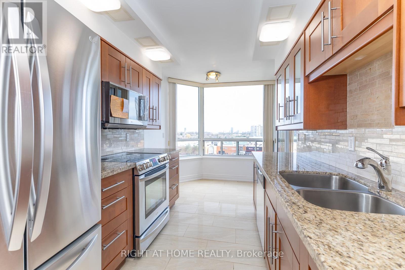 1001 - 120 Promenade Circle, Vaughan, Ontario  L4J 7W9 - Photo 21 - N12760712