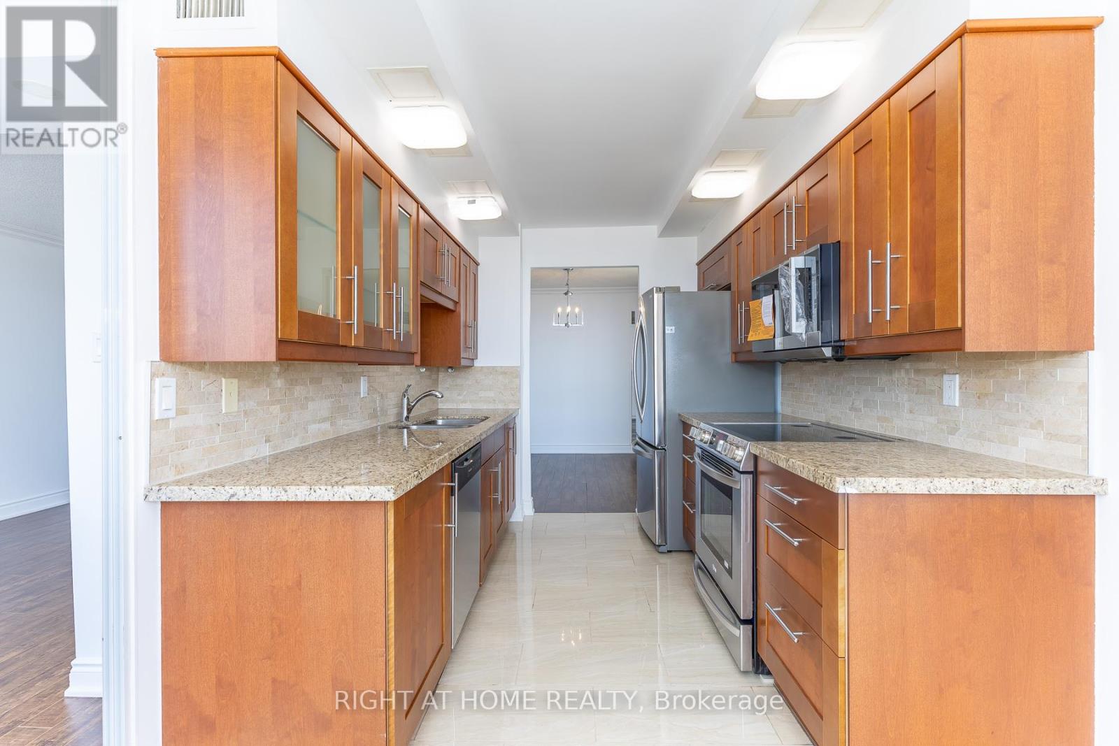 1001 - 120 Promenade Circle, Vaughan, Ontario  L4J 7W9 - Photo 26 - N12760712