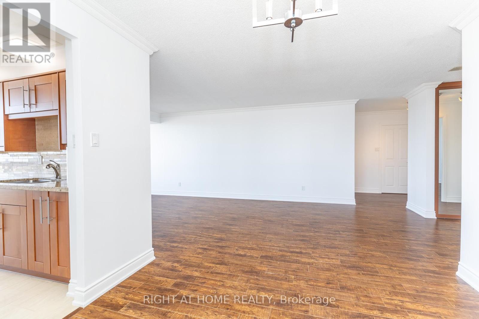 1001 - 120 Promenade Circle, Vaughan, Ontario  L4J 7W9 - Photo 32 - N12760712