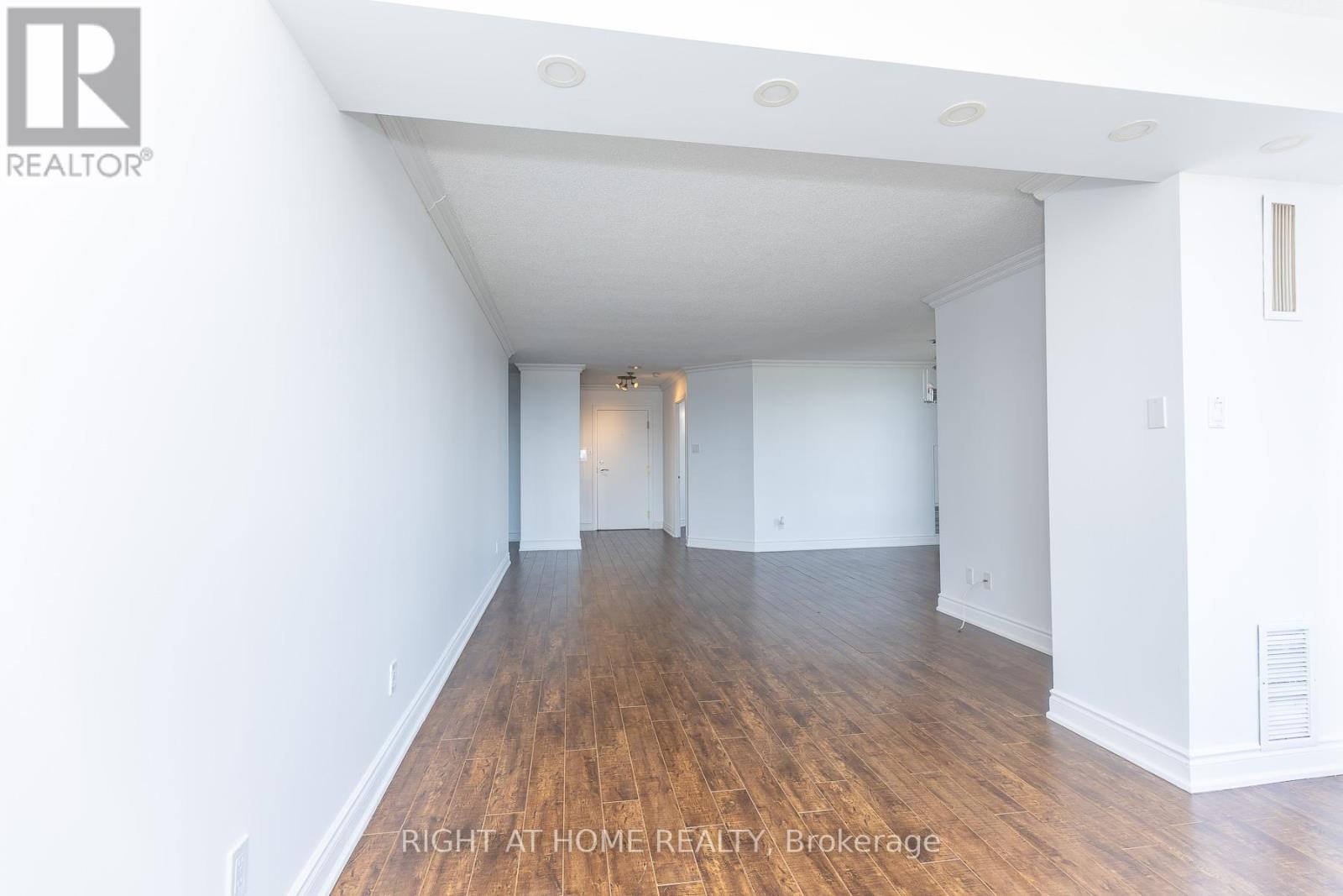 1001 - 120 Promenade Circle, Vaughan, Ontario  L4J 7W9 - Photo 17 - N12760712