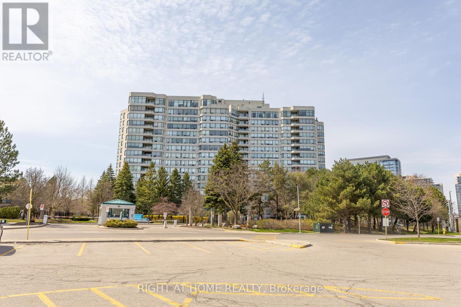 1001 - 120 PROMENADE CIRCLE, Vaughan, Ontario