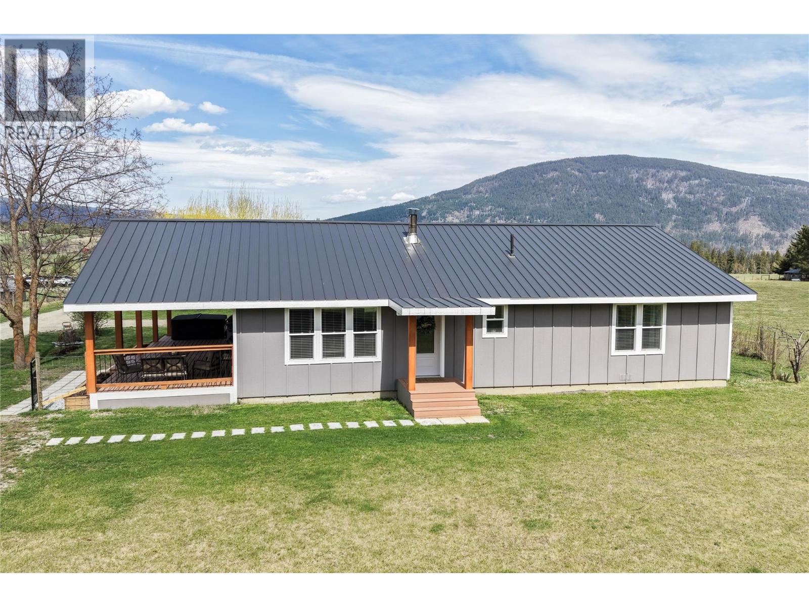 3071 Creighton Valley Road, Cherryville, British Columbia