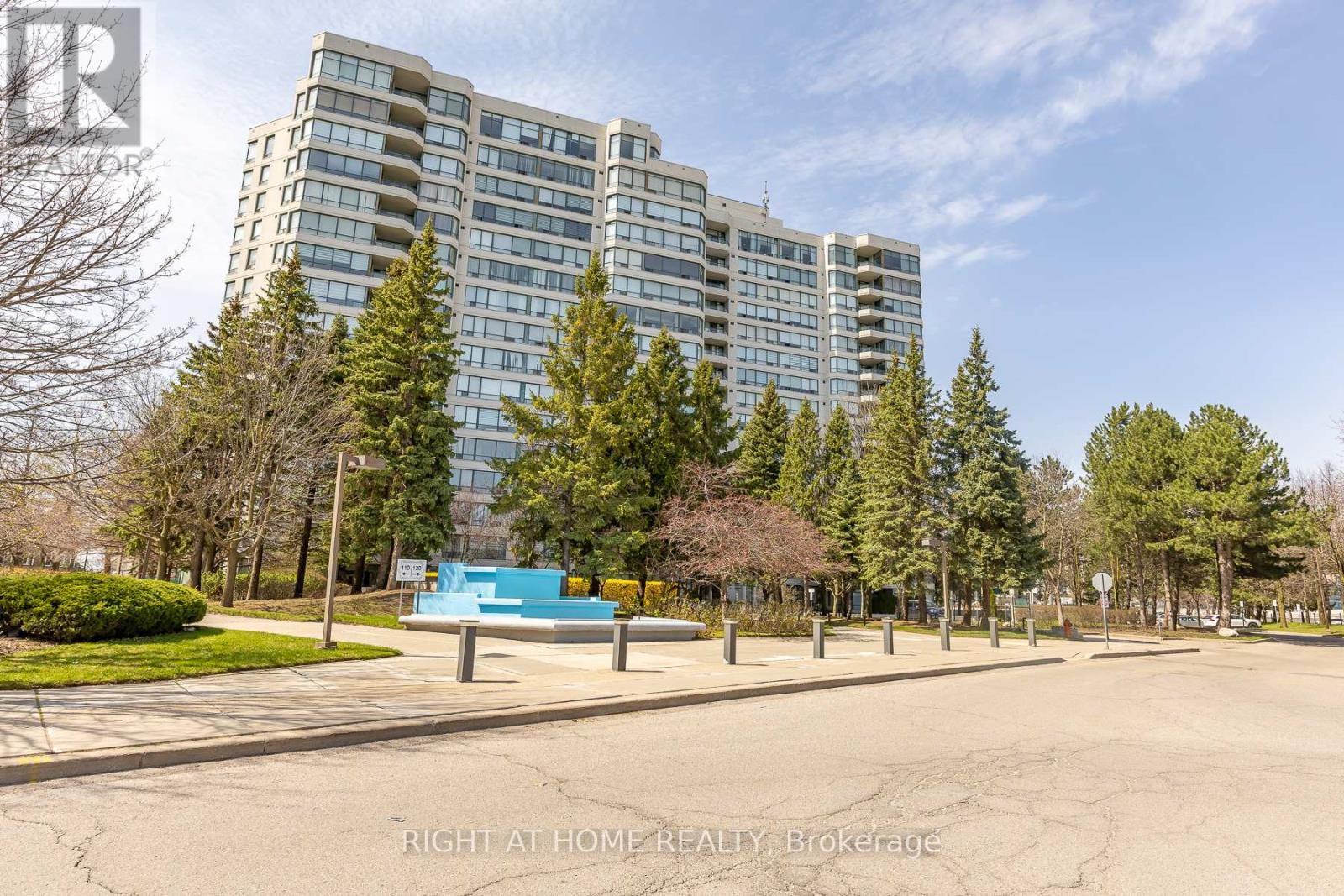 1001 - 120 Promenade Circle, Vaughan, Ontario  L4J 7W9 - Photo 2 - N12760712
