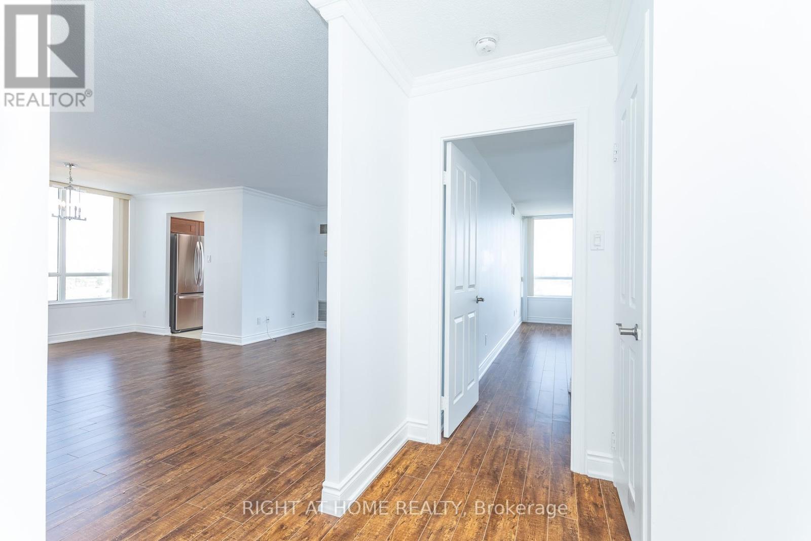 1001 - 120 Promenade Circle, Vaughan, Ontario  L4J 7W9 - Photo 38 - N12760712