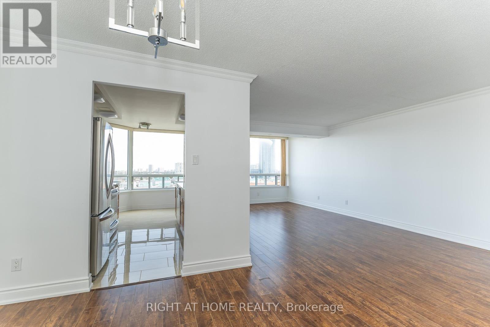 1001 - 120 Promenade Circle, Vaughan, Ontario  L4J 7W9 - Photo 15 - N12760712