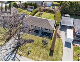 1055 SHEPHERD'S Drive, Burlington, Ontario