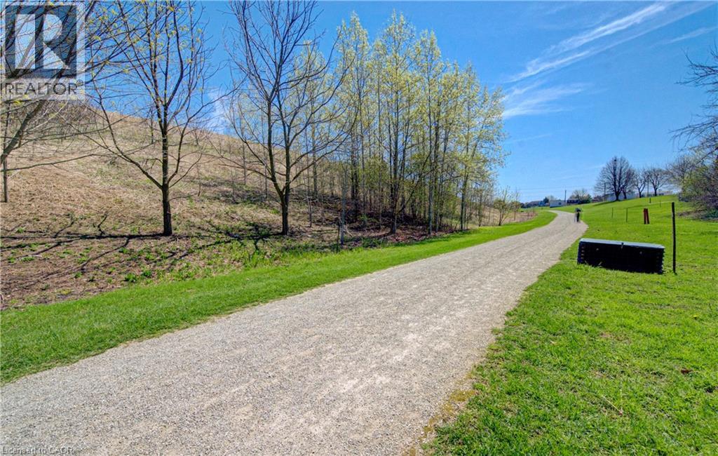 98 Shea Crescent, Kitchener, Ontario  N2E 1E8 - Photo 35 - 40823741
