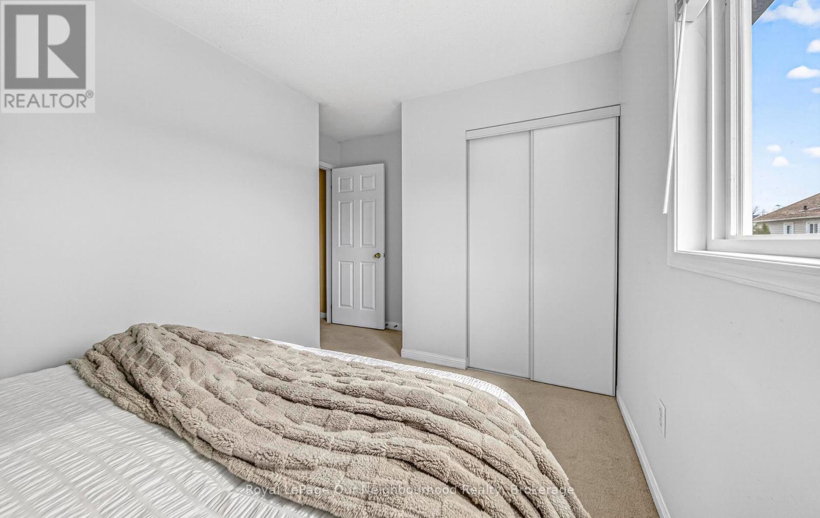 1581 Sarasota Crescent, Oshawa, Ontario  L1G 8G1 - Photo 19 - E13040820