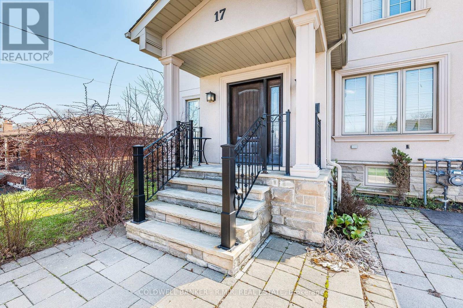 17 Lockheed Boulevard, Toronto, Ontario  M9P 2H5 - Photo 2 - W13040794