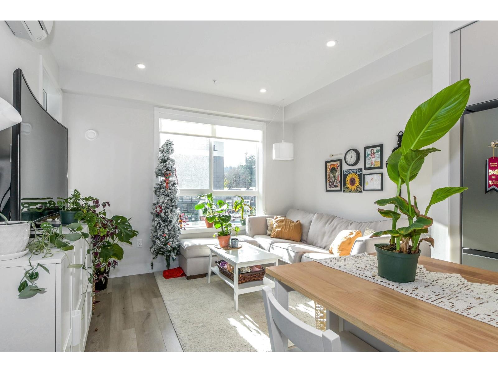 402 45497 Campus Drive, Garrison Crossing, Chilliwack, British Columbia  V2R 6L8 - Photo 3 - R3114482