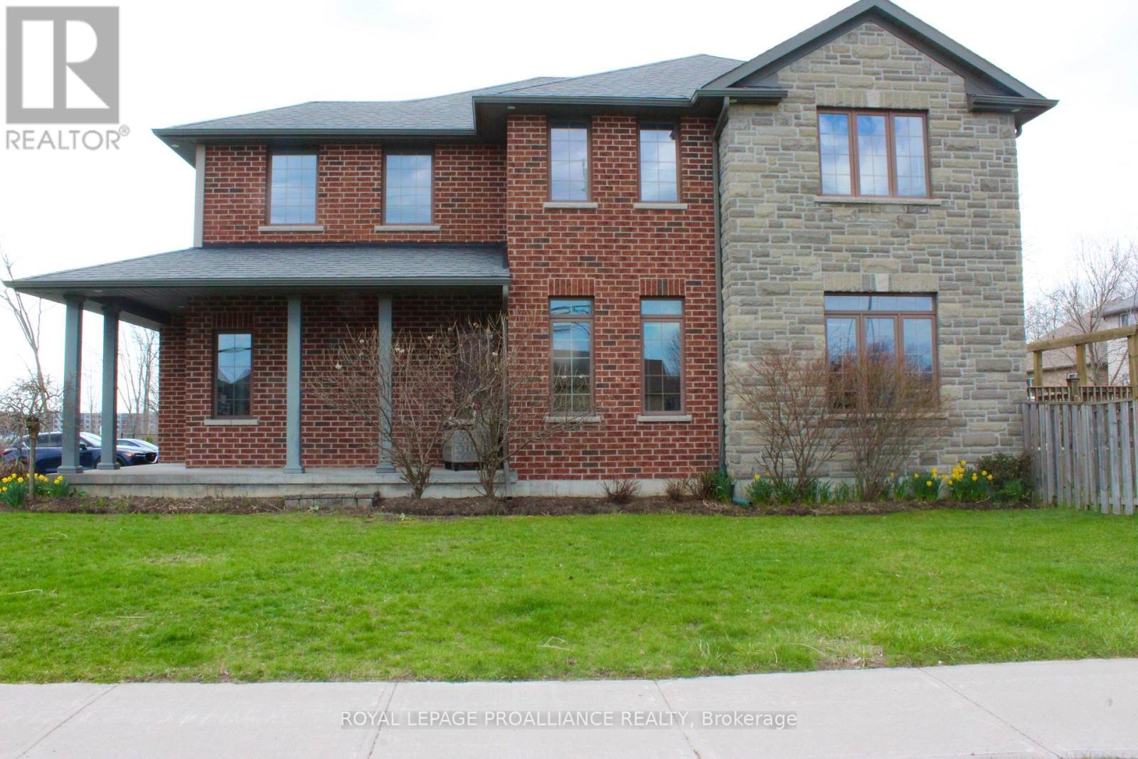 2 Meagher Place, Belleville, Ontario  K8P 0A4 - Photo 3 - X13040802