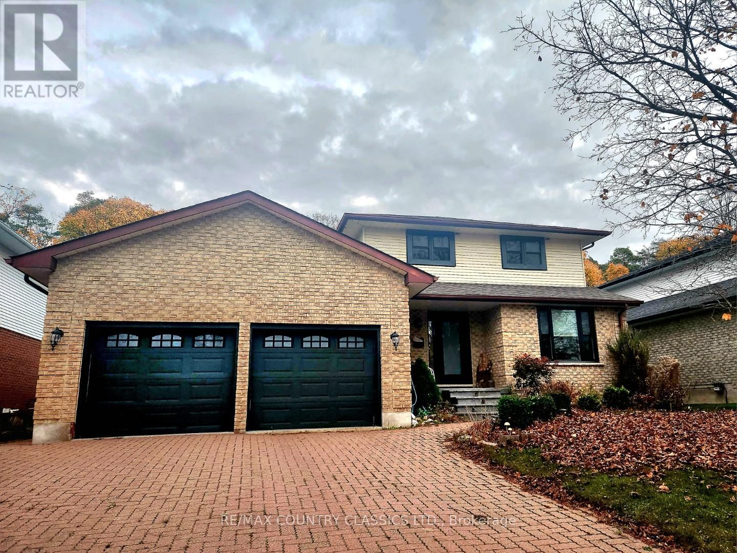 1210 SUMMIT DRIVE, Peterborough, Ontario