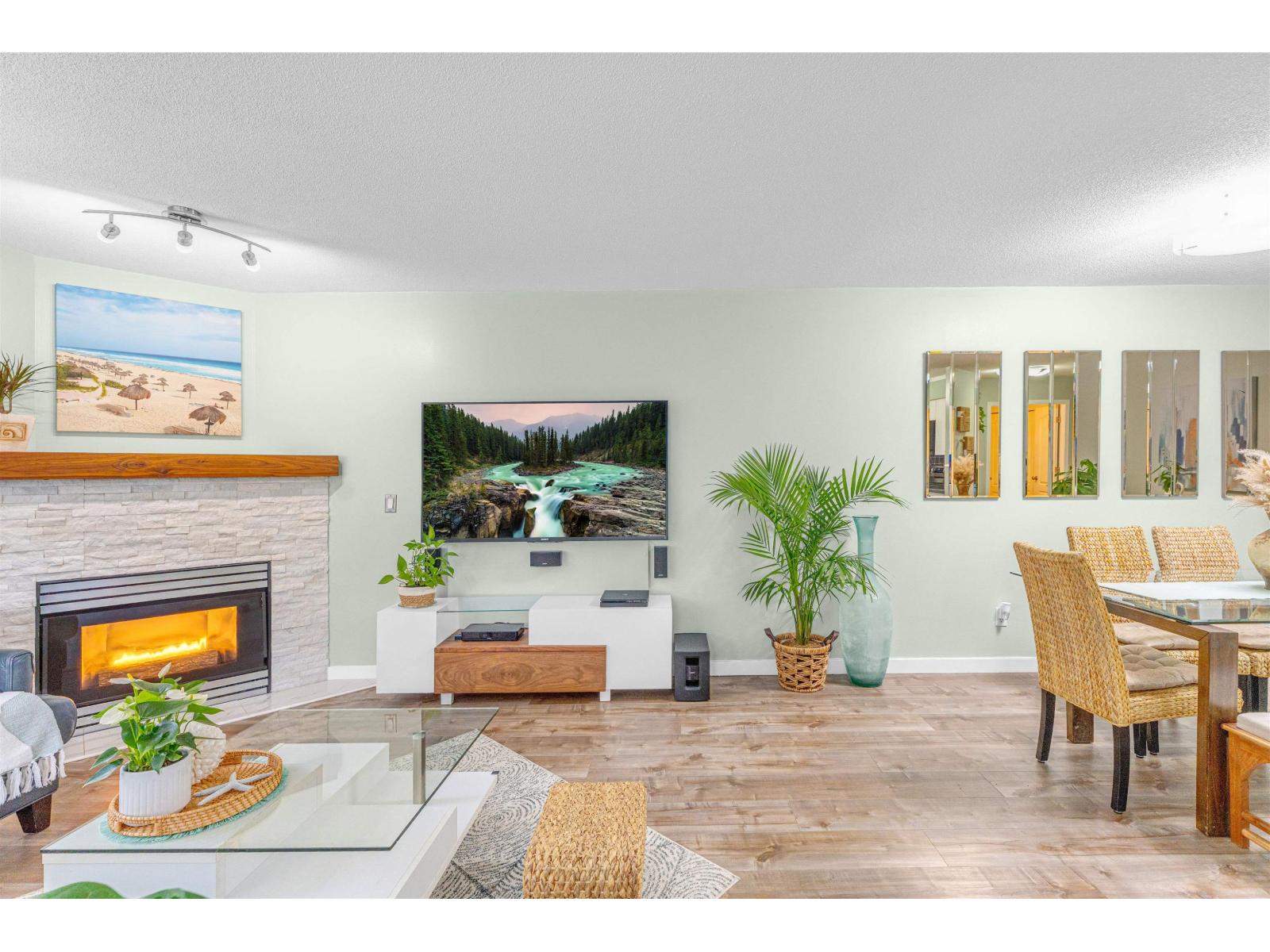 28 10130 155 Street, Surrey, British Columbia  V3R 0R6 - Photo 3 - R3115258