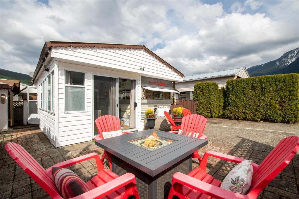 64 1436 Frost Road, Columbia Valley, Columbia Valley, British Columbia  V2R 4X8 - Photo 2 - R3115004