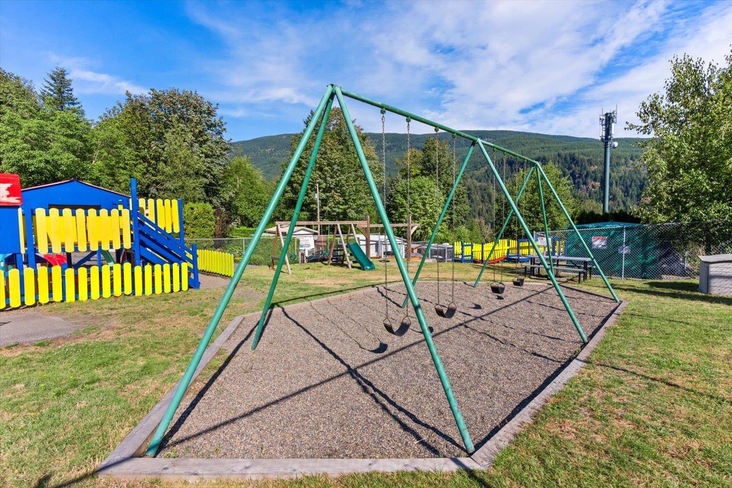 64 1436 Frost Road, Columbia Valley, Columbia Valley, British Columbia  V2R 4X8 - Photo 23 - R3115004