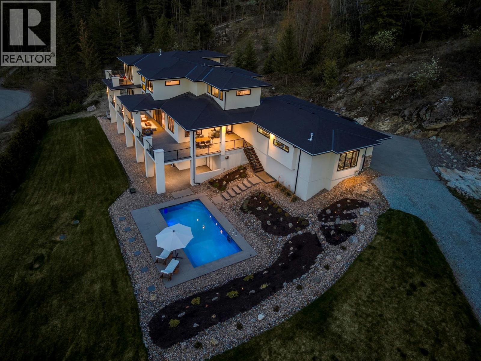 4451 Hayes Road, Kelowna, British Columbia  V1W 5A7 - Photo 3 - 10378298