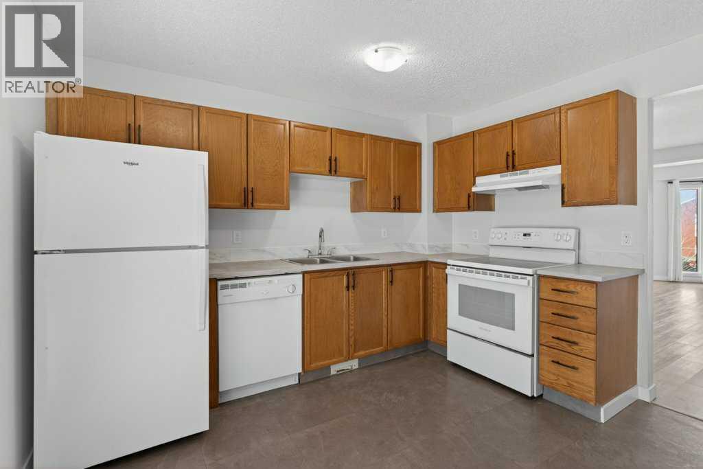 35 Martinview Crescent Ne, Calgary, Alberta  T3J 2S2 - Photo 11 - A2304500