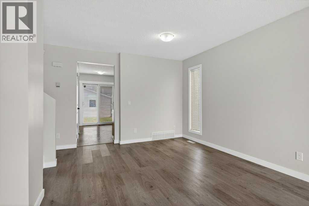 35 Martinview Crescent Ne, Calgary, Alberta  T3J 2S2 - Photo 7 - A2304500